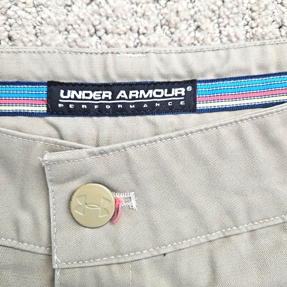 Under Armour Golf Sport Activewaar Athleisure Khaki Shorts. 10 - Picture 2 of 6